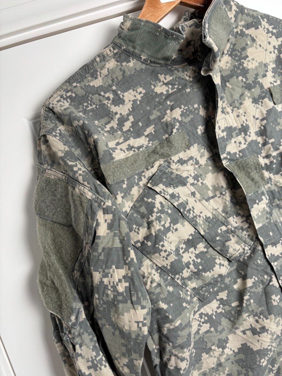 Surplus US Army ACU Combat Uniform Jacket-Small-Regular - The Militaria Shop