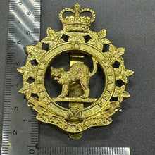 Load image into Gallery viewer, Ontario Regiment - Genuine Canadian Army Cap Badge
