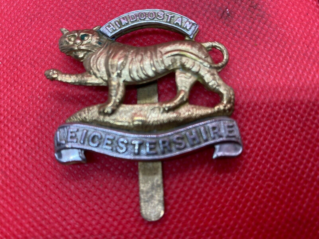 Original WW1 / WW2 British Army Leicestershire Regiment Cap Badge