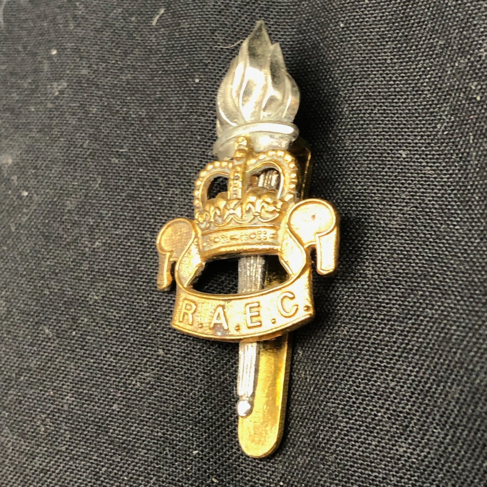 Genuine British Army Cap Badge - Royal Army Educational Corps - The Militaria Shop