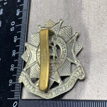 Load image into Gallery viewer, Original WW2 British Army Bedfordshire &amp; Hertfordshire Regiment Cap Badge
