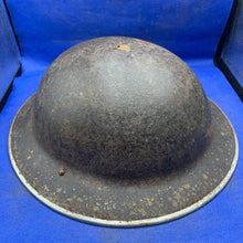 Lade das Bild in den Galerie-Viewer, Original WW2 British Army Mk2 Brodie Combat Helmet
