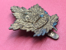 Charger l&#39;image dans la galerie, Original WW2 Canadian Army General Service Cap Badge
