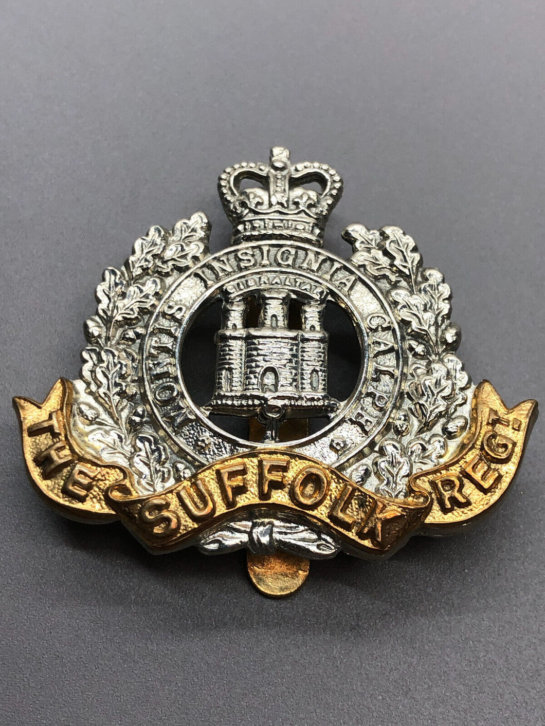 Genuine British Army The Suffolk Regiment Cap Badge