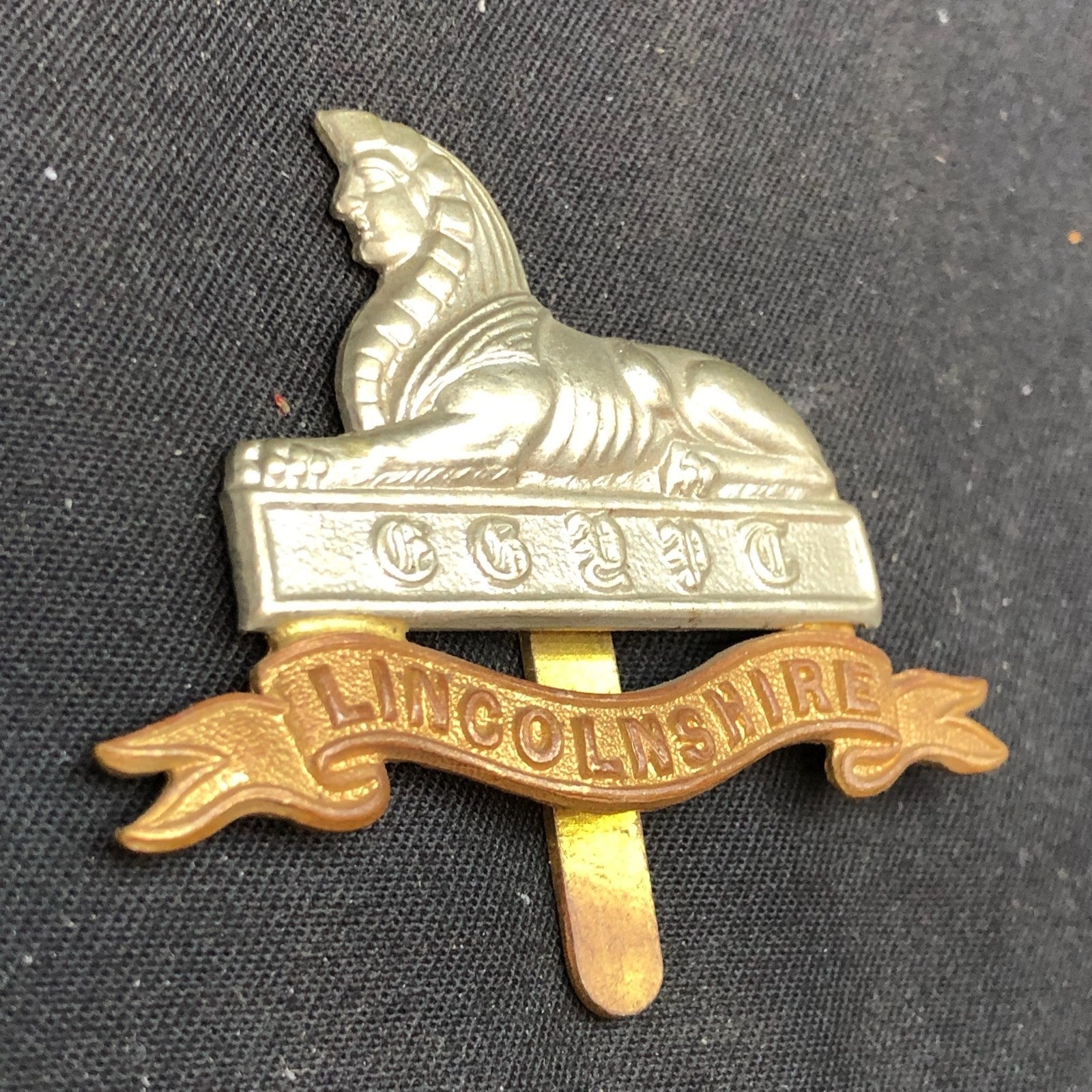 Original WW2 British Army Cap Badge - Royal Lincolnshire Regiment - The Militaria Shop