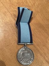 Lade das Bild in den Galerie-Viewer, Image #3
