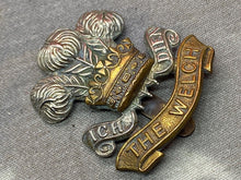 Load image into Gallery viewer, Original British Army WW1 / WW2 Welsh Regiment Regiment Cap Badge
