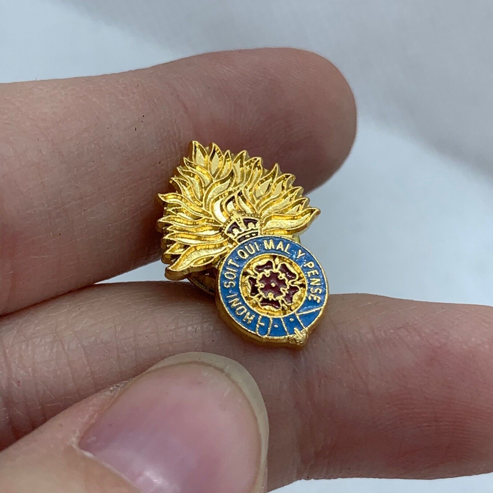 Royal Fusiliers - NEW British Army Military Cap/Tie/Lapel Pin Badge #132 - The Militaria Shop