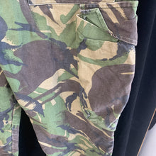 Charger l&#39;image dans la galerie, Genuine British Army DPM Combat Trousers - Size 76/88/104
