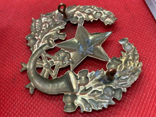 Load image into Gallery viewer, WW1 / WW2 British Army Cameronians Scottish Highland Regiment Cap Badge
