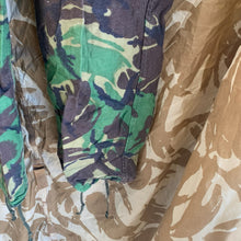 Lade das Bild in den Galerie-Viewer, Britische Armee DPM Camouflage Hose für gemäßigte Temperaturen - 75/80/96 - Vintage Kleidung
