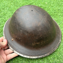 Lade das Bild in den Galerie-Viewer, WW2 British Army Mk2 Brodie Helmet - Original Paintwork &amp; Divisional Sign
