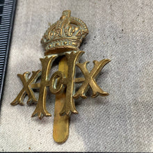 Load image into Gallery viewer, Original WW1 British Army Cap Badge - 20th Hussars
