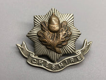 Charger l&#39;image dans la galerie, Original WW1 British Army Cheshire Regiment Cap Badge
