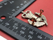 Load image into Gallery viewer, Genuine British Army Queen&#39;s Own Highlanders Collar Badge
