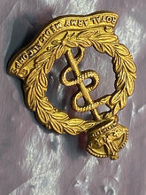 Lade das Bild in den Galerie-Viewer, Original British Army WW1 / WW2 - Royal Army Medical Corps Collar Badge
