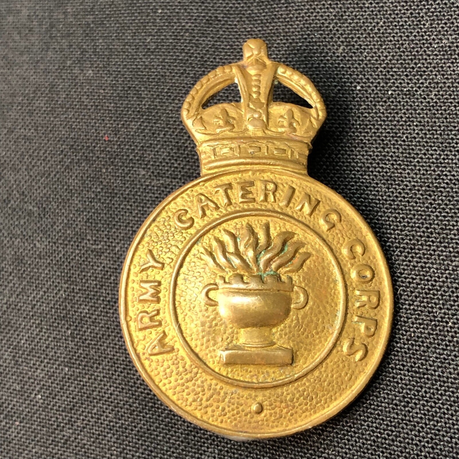 Original British Army WW1 / WW2 Army Catering Corps Cap / Collar Badge - The Militaria Shop