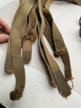 Lade das Bild in den Galerie-Viewer, Original British Army Paratroopers Leg Restraint Strap - WW2 37 Pattern

