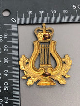 Load image into Gallery viewer, Genuine British Army Muscians Bandsmans Cap Badge
