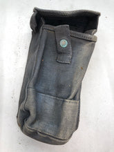 Charger l&#39;image dans la galerie, Original WW2 Canadian Army 37 Pattern Bren Pouch - Used Condition
