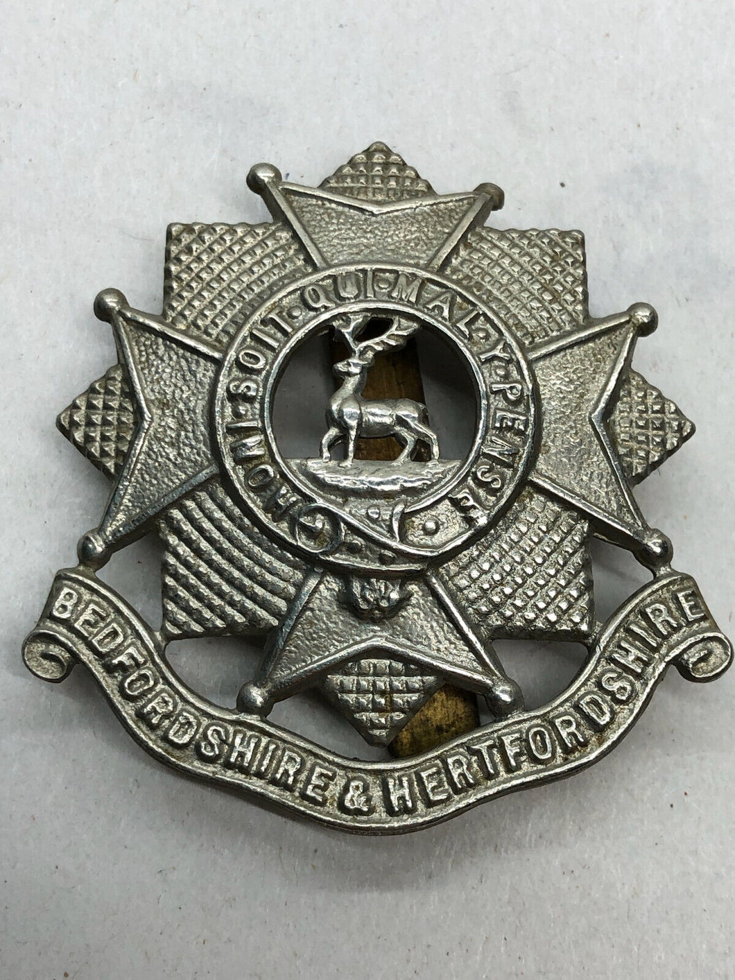 Original WW2 British Army Cap Badge - Bedfordshire & Hertfordshire Regiment