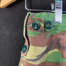 Lade das Bild in den Galerie-Viewer, Genuine British Army DPM Camouflaged Combat Trousers - 72/68/84
