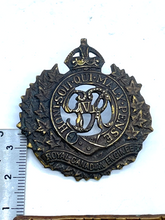 Load image into Gallery viewer, Original GV Canadian Royal Engineers Cap Badge &amp; Shoulder Title - The Militaria Shop

