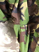 Lade das Bild in den Galerie-Viewer, Size 80/72/88 - Vintage British Army DPM Lightweight Combat Trousers
