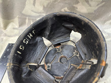 Lade das Bild in den Galerie-Viewer, Original WW2 British Army Helmet Liner &amp; Screw Set - Early Pattern Mk2 Brodie
