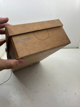 Load image into Gallery viewer, Image #19

