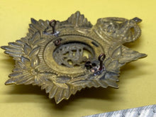 Charger l&#39;image dans la galerie, Original British Army - South Wales Borderer&#39;s Helmet Plate
