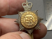 Load image into Gallery viewer, Original 1st County of London Yeomanry (Middlesex ) Cap Badge - QC EIIR
