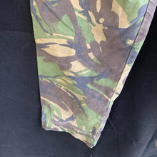 Charger l&#39;image dans la galerie, Genuine British Army DPM Combat Trousers - Size 76/88/104
