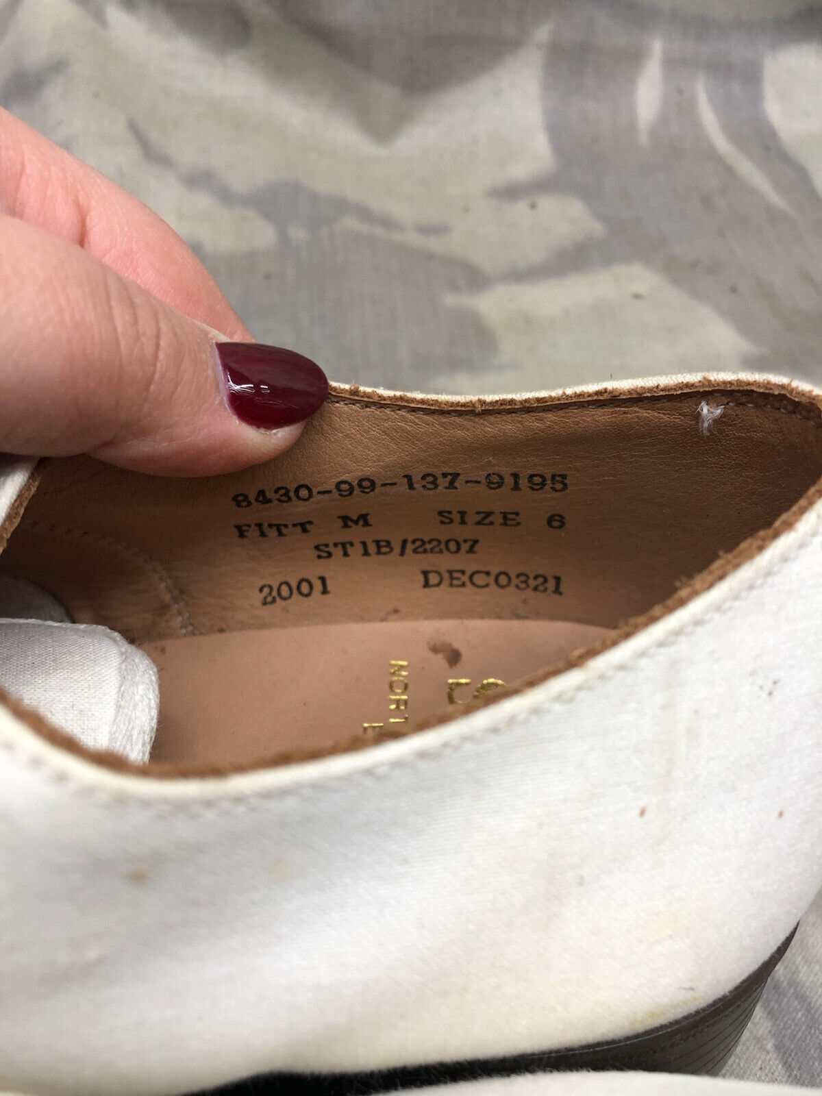 Genuine British Army Women's White Summer Shoes - WW2 Pattern - Size UK 6 M - The Militaria Shop