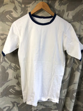 Charger l&#39;image dans la galerie, Genuine British Royal Navy White Fatigue Shirt - 36&quot; Chest
