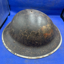 Lade das Bild in den Galerie-Viewer, Original WW2 British Army Mk2 Brodie Combat Helmet
