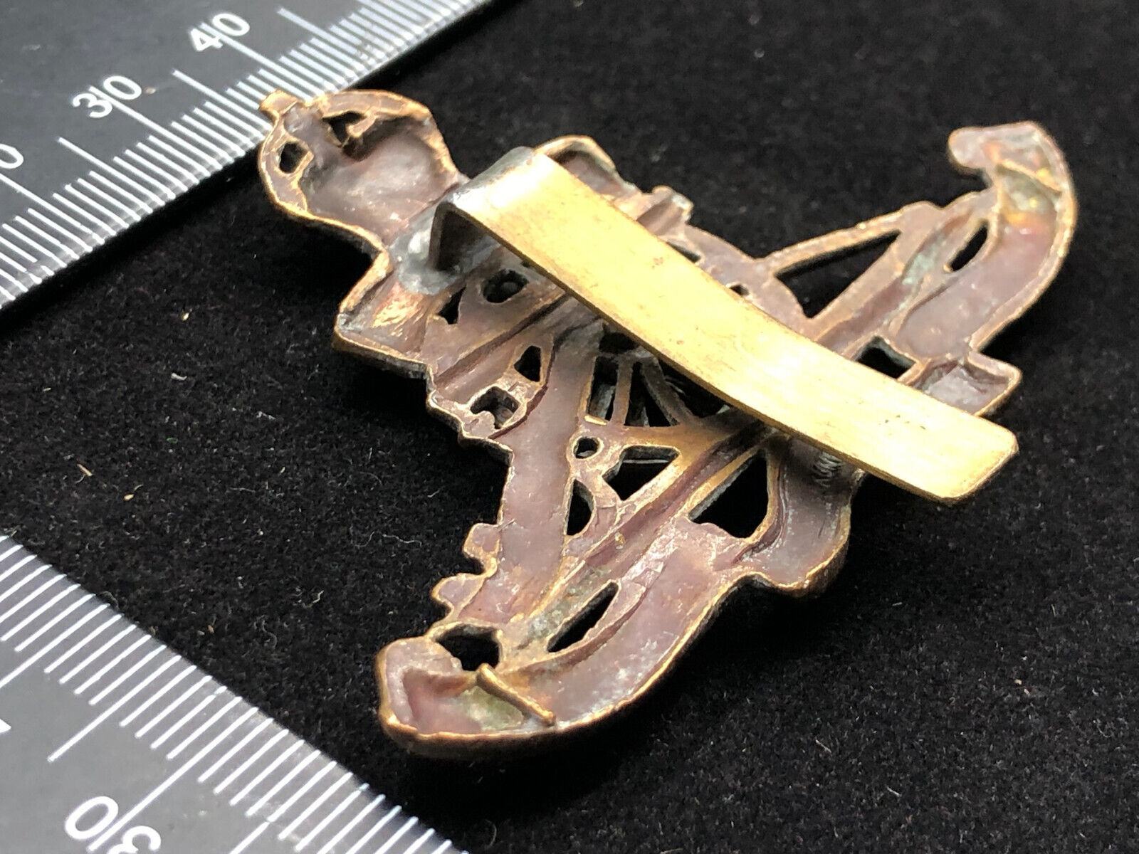 Original WW1 British Army Royal Artillery Cap Badge - The Militaria Shop