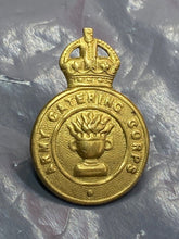 Load image into Gallery viewer, Original British Army WW1 / WW2 - Army Catering Corps Cap / Collar Badge
