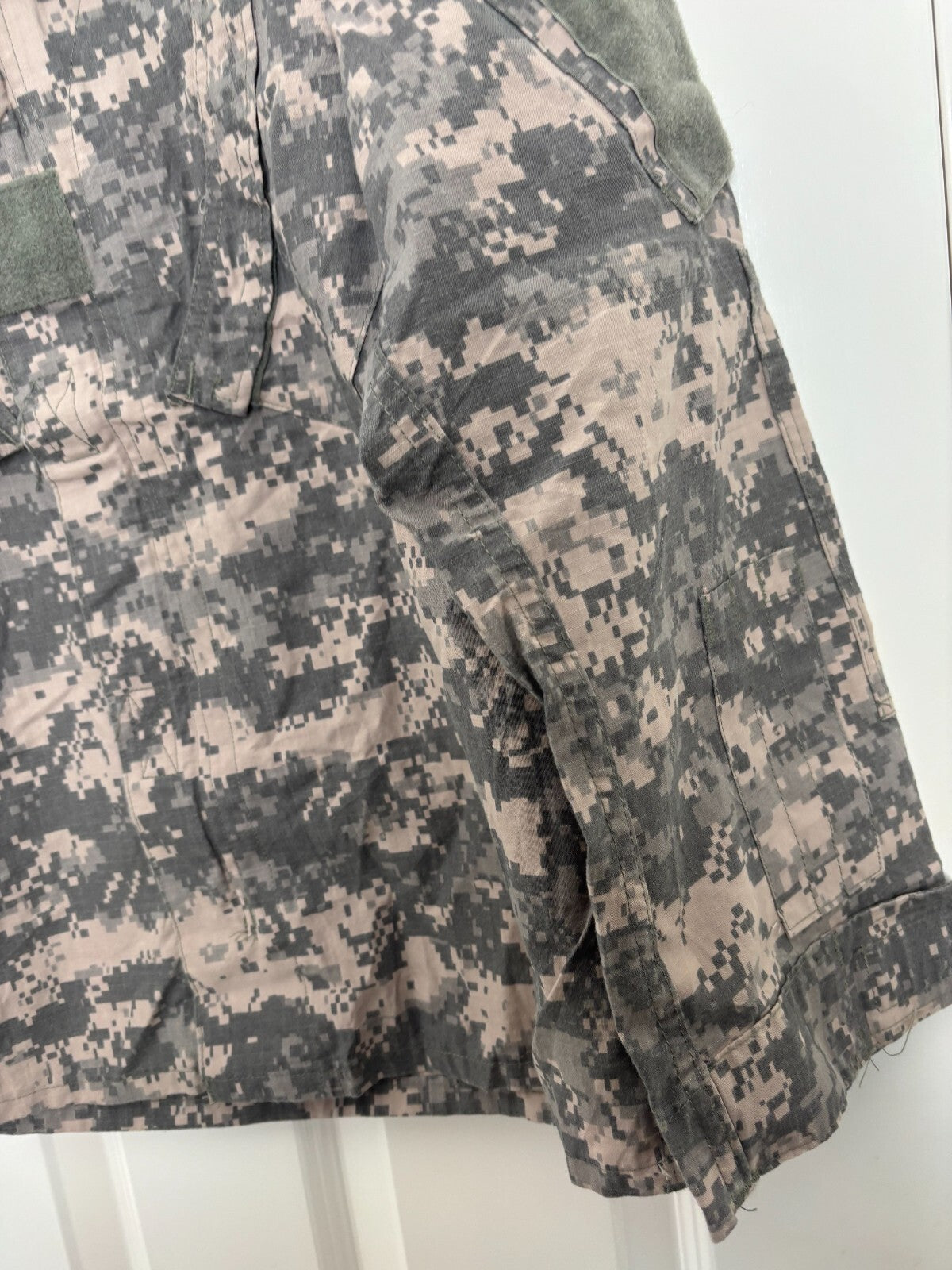 Surplus US Army ACU Combat Uniform Jacket -Size Small-Short - The Militaria Shop