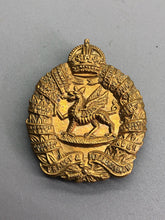 Charger l&#39;image dans la galerie, Original WW1 British Army Cap Badge - 1st Bn. Monmouthshire Regiment
