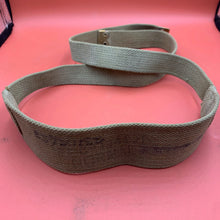 Lade das Bild in den Galerie-Viewer, Original WW2 British Army 37 Pattern Shoulder Strap - 1941 M.E.Co -44&quot; in Length
