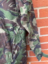 Charger l&#39;image dans la galerie, Genuine British Army DPM Camouflaged Combat Smock Jacket - Size 180/96
