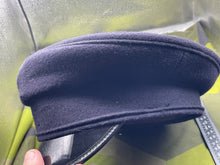 Lade das Bild in den Galerie-Viewer, Original British Army Peaked Cap- Size 59cm - The Militaria Shop
