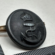 Charger l&#39;image dans la galerie, Original WW2 British Royal Navy Button Sweetheart Brooch
