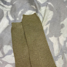 Lade das Bild in den Galerie-Viewer, Originale, khakifarbene Wollsocken für Offiziere der Britischen Armee aus dem 2. Weltkrieg, neu und aus altem Lagerbestand, verschiedene Größen 
