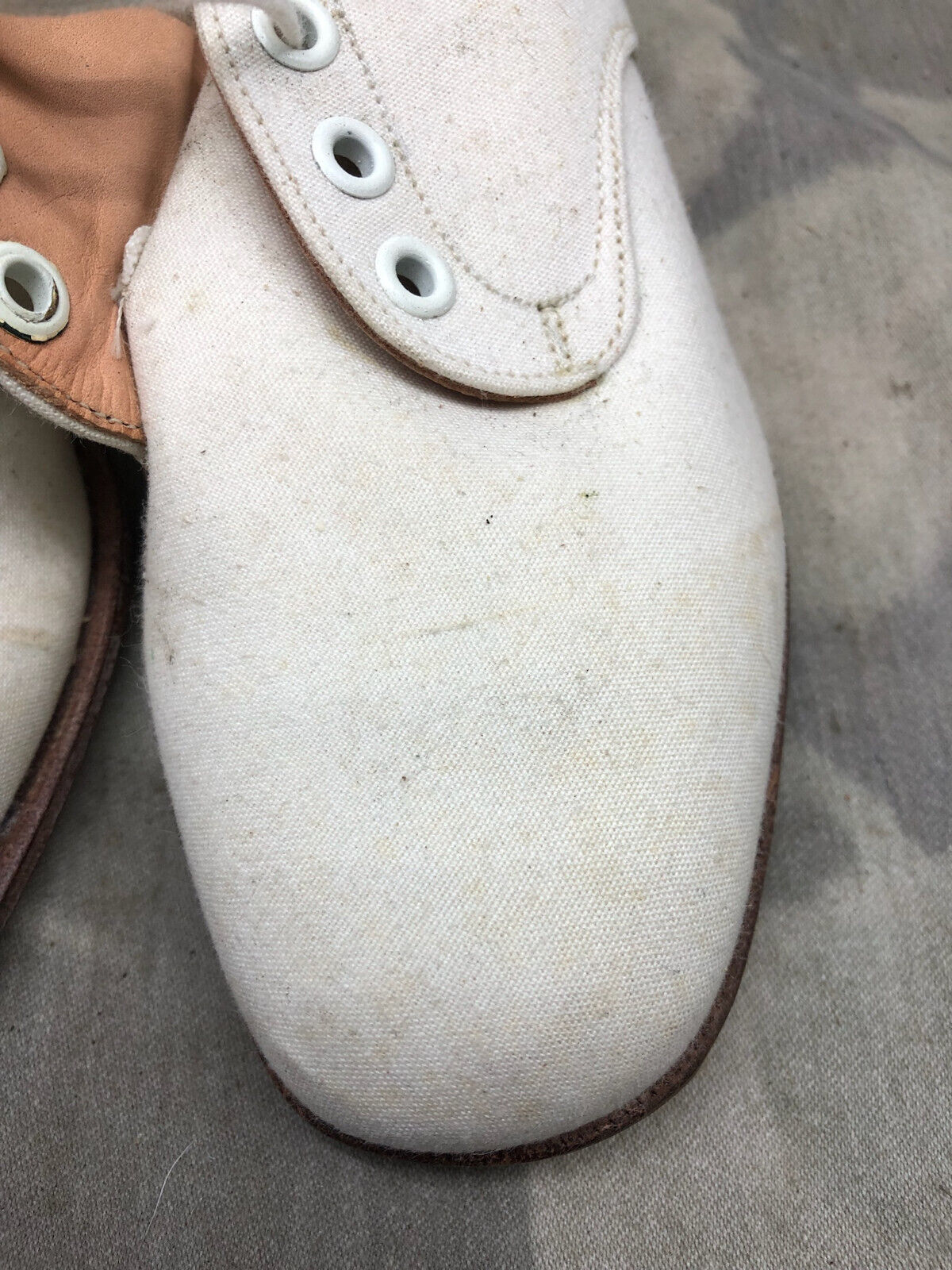 Genuine British Army Women's White Summer Shoes - WW2 Pattern - Size UK 2 L - The Militaria Shop