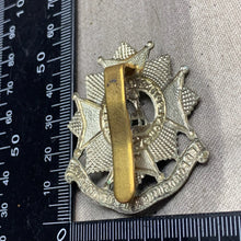 Load image into Gallery viewer, Original WW2 British Army Bedfordshire &amp; Hertfordshire Regiment Cap Badge
