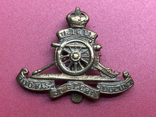 Lade das Bild in den Galerie-Viewer, Original WW2 British Army Royal Artillery Kings Crown Cap Badge
