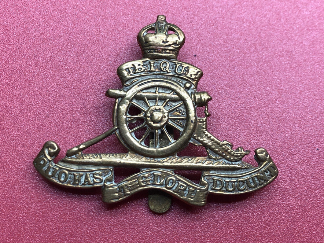 Original WW2 British Army Royal Artillery Kings Crown Cap Badge