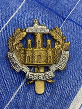 Load image into Gallery viewer, Original WW1 / WW2 British Army The Essex Regiment Cap Badge
